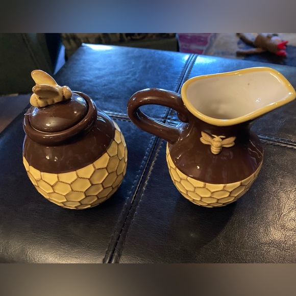 Dining Honey Bee Sugar And Creamer Poshmark